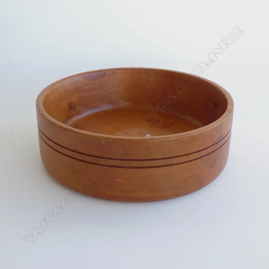 WOOD TURNED KAURI BOWL Image 1++