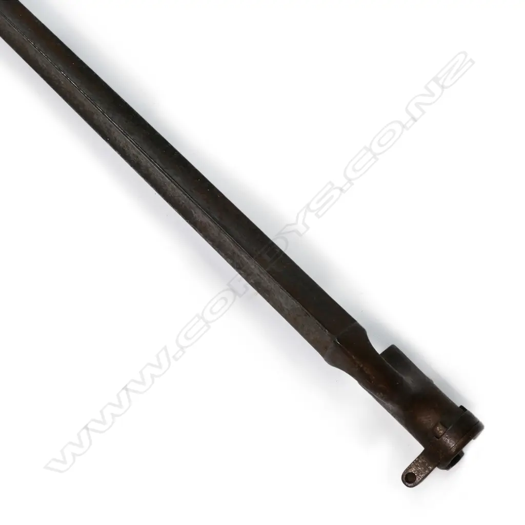 A socket bayonet with triangular blade. Image 1++