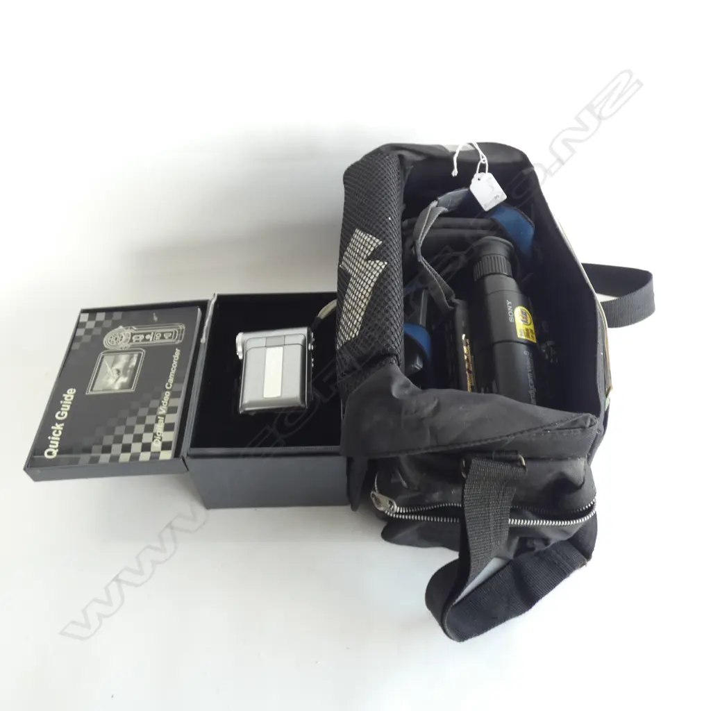 SONY HANDYCAM VIDEO8 w CASE, & DIGICAM in ORIG BOX  Image 1++
