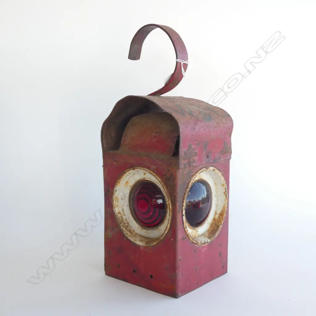 OLD RED METAL LANTERN H.400mm Image 1++