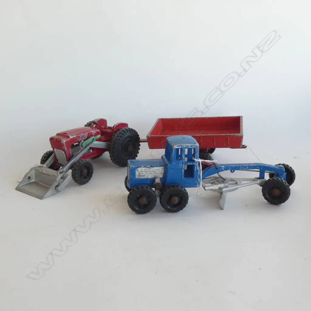 (17811) 3 FUN HO DIE CAST TOYS; 803 GRADER, 801 TRACTOR w PLOW & 526 TRAY  (SOME AGE WEAR TO PAINT) Image 1++
