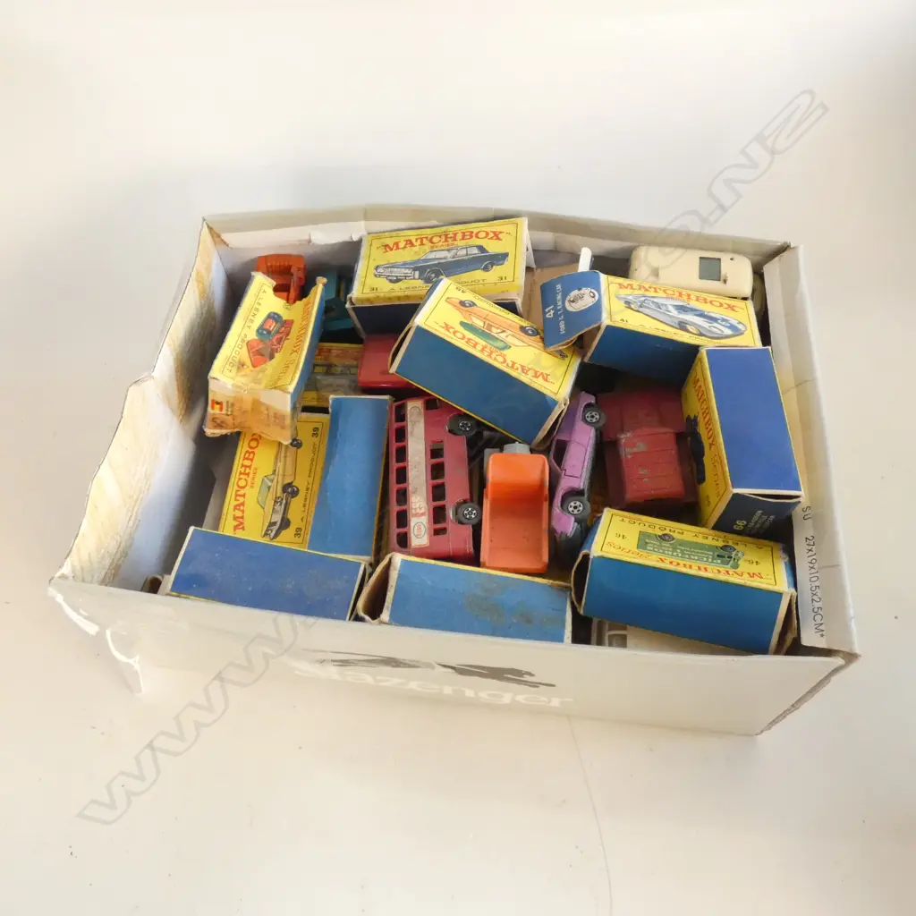 BOX LOT ASST. LESNEY MATCHBOX CARS ETC Image 1++