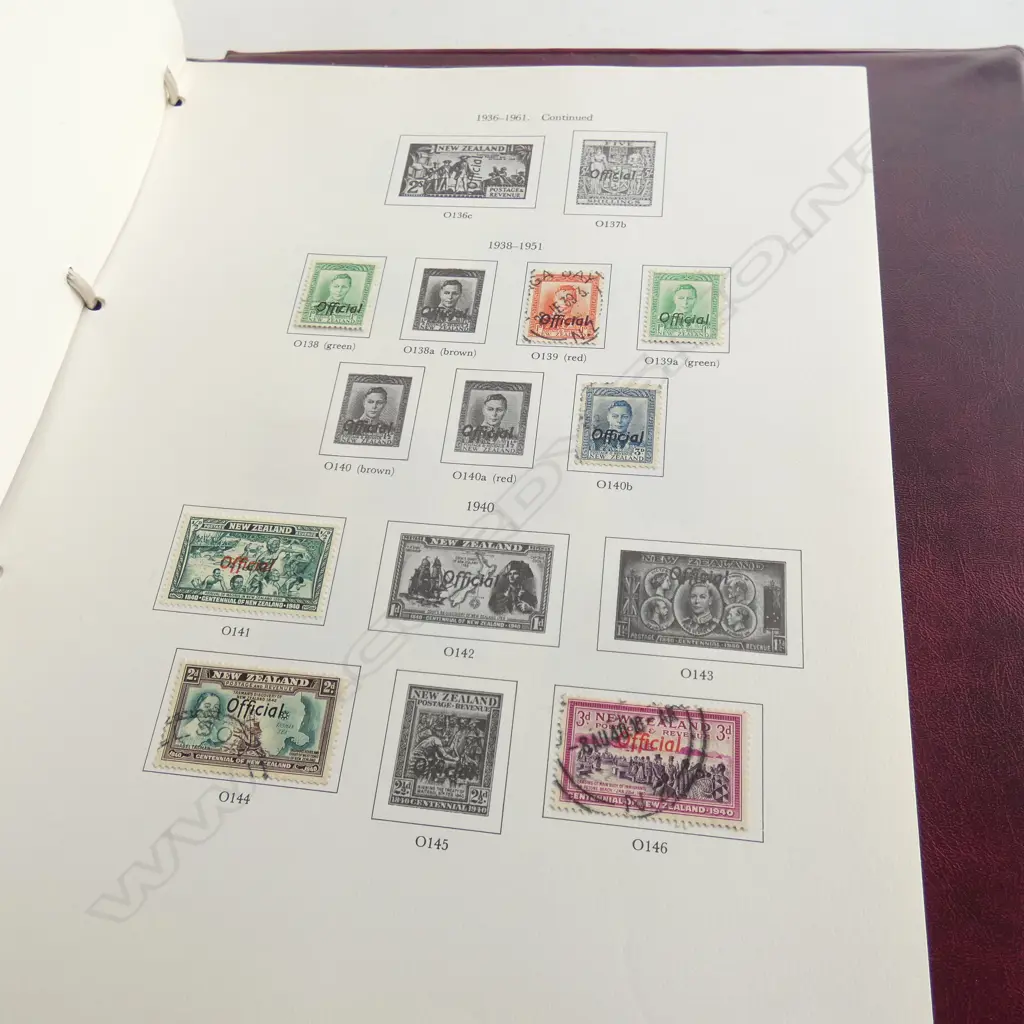 2 STANLEY GIBBONS NEW ZEALAND STAMP ALBUM COLLECTIONs Image 1++