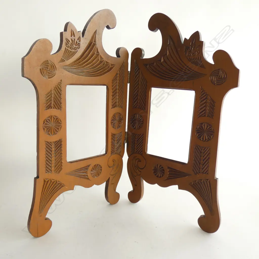 CHIP ART CARVED FRAME H.410mm Image 1++