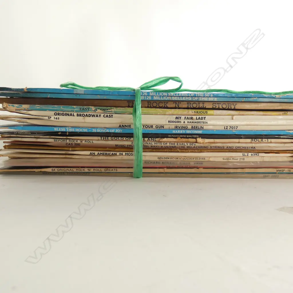 COLLECTION OF RECORDS; MUSICALS  Image 1++