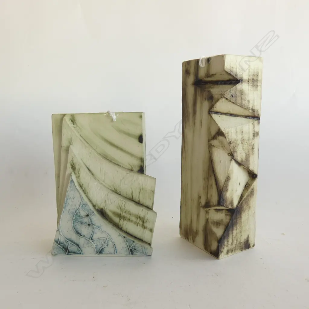 Two Carn Cornwall pottery vases, Image 1++