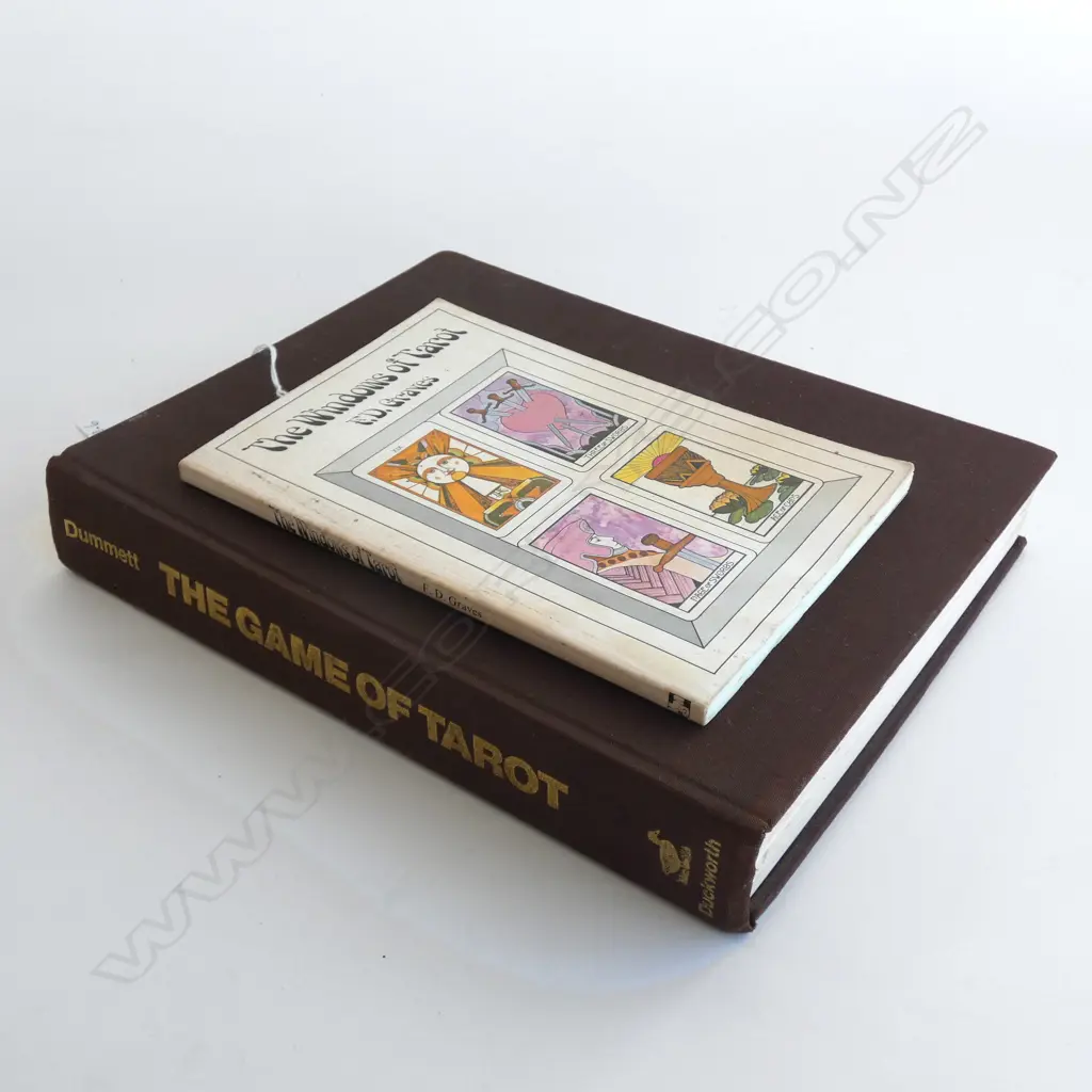 2 X HARD TO COME BY BOOKS ON TAROT Image 1++