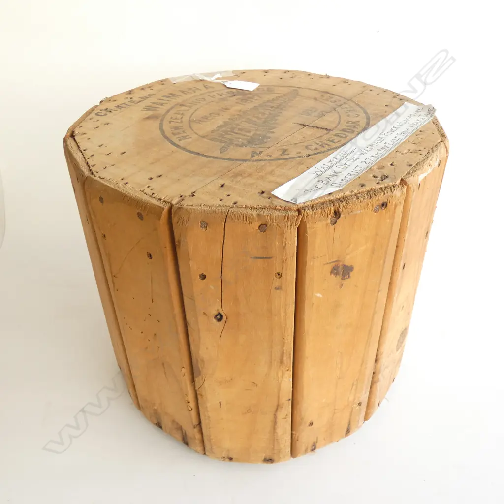 WAIMANA NZ CHEDDAR CHEESE CRATE 330mm dia Image 1++