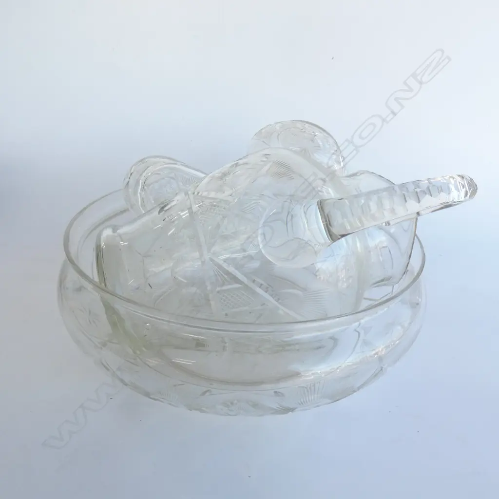 VINTAGE 4PC CUT CRYSTAL BATHROOM SET; LG JUG & BOWL (DIA  370MM) + LIDDED CONTAINER & SM BOWL  Image 1++