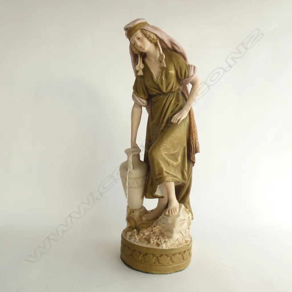 ROYAL DUX WOMAN w. URN H.520mm Image 1++