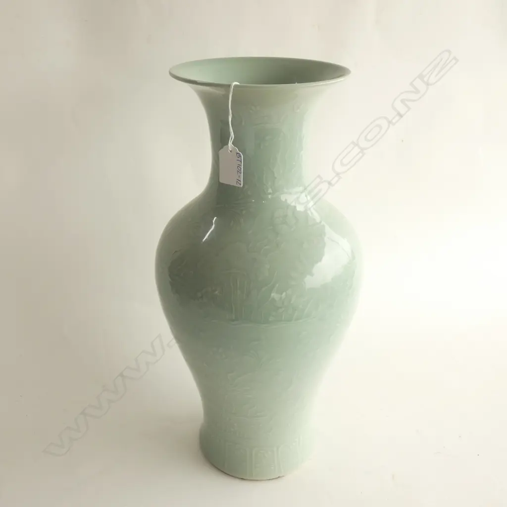 TALL CHINESE CELADON FLOOR VASE H. 465MM Image 1++