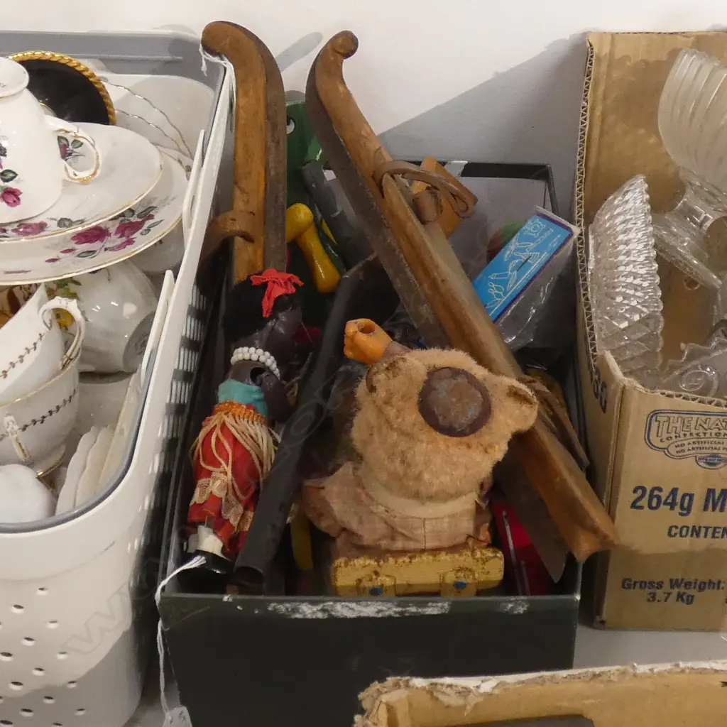 BOX LOT VINTAGE TOYS Image 1++
