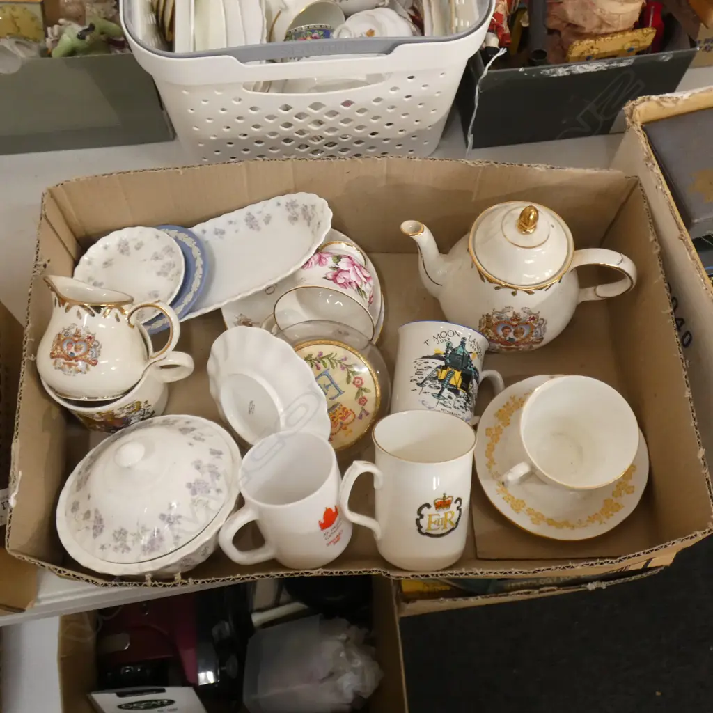 BOX ASST INCL ROYALTY CHINA ETC.. Image 1++