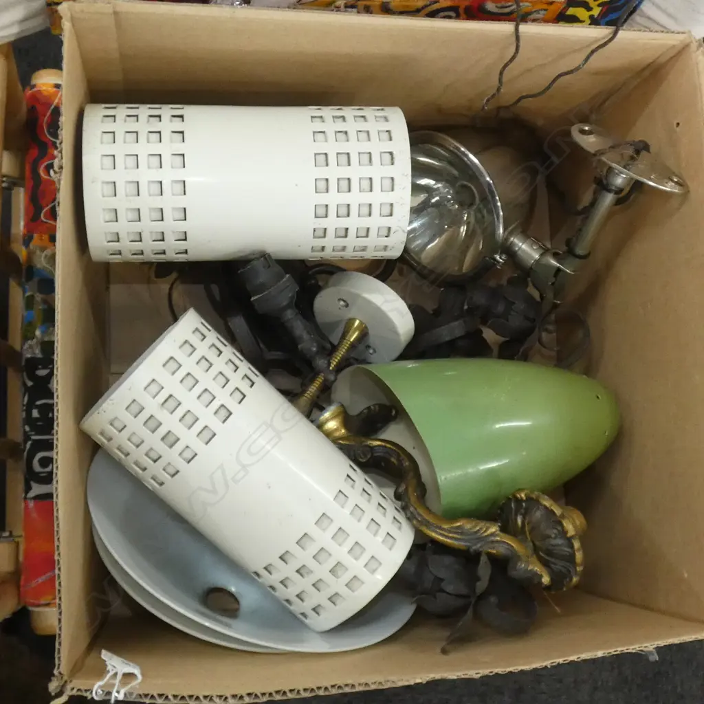 BOX RETRO LIGHT FITTINGS INCLUDING OLD CAR SPOT Image 1++