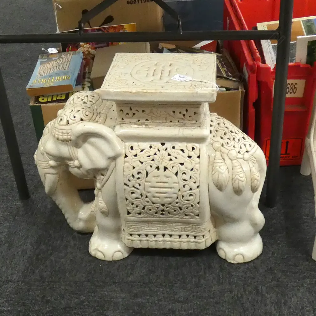 CERAMIC ELEPHANT PLANT STAND OR SEAT Image 1++