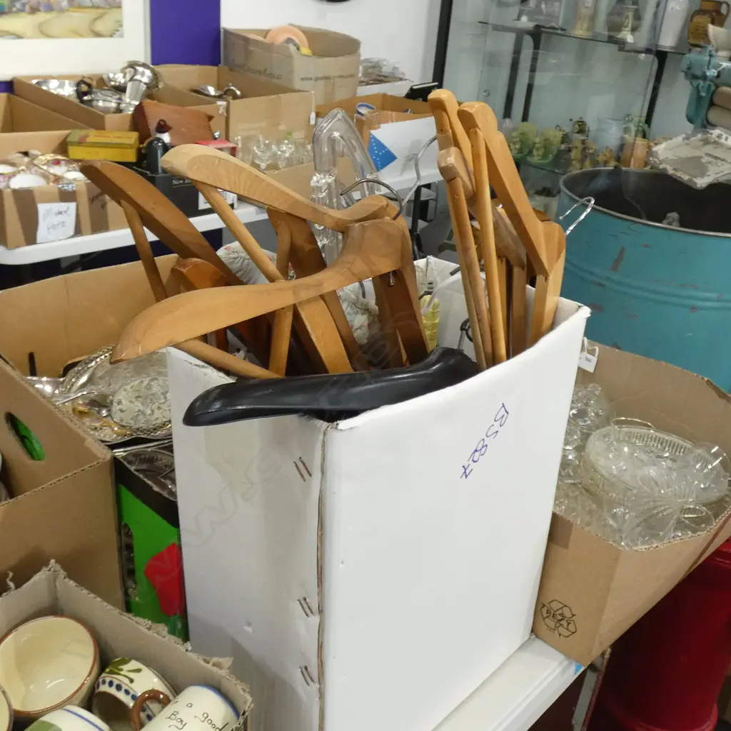 BOX OF COATHANGERS; MAINLY WOODEN Image 1++