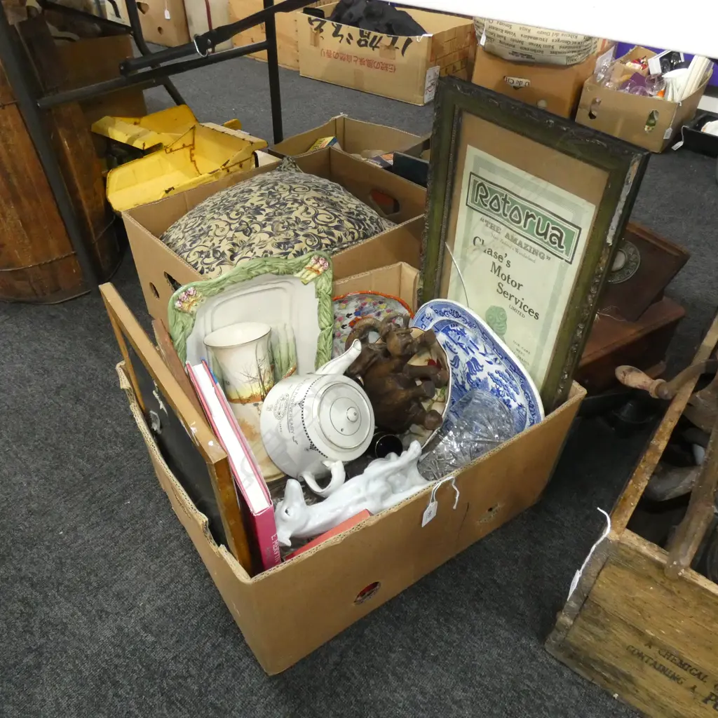LG BOX LOT MISC - FRAMED PRINTS / CHINA / GLASS / ORNAMENTS ETC.. Image 1++