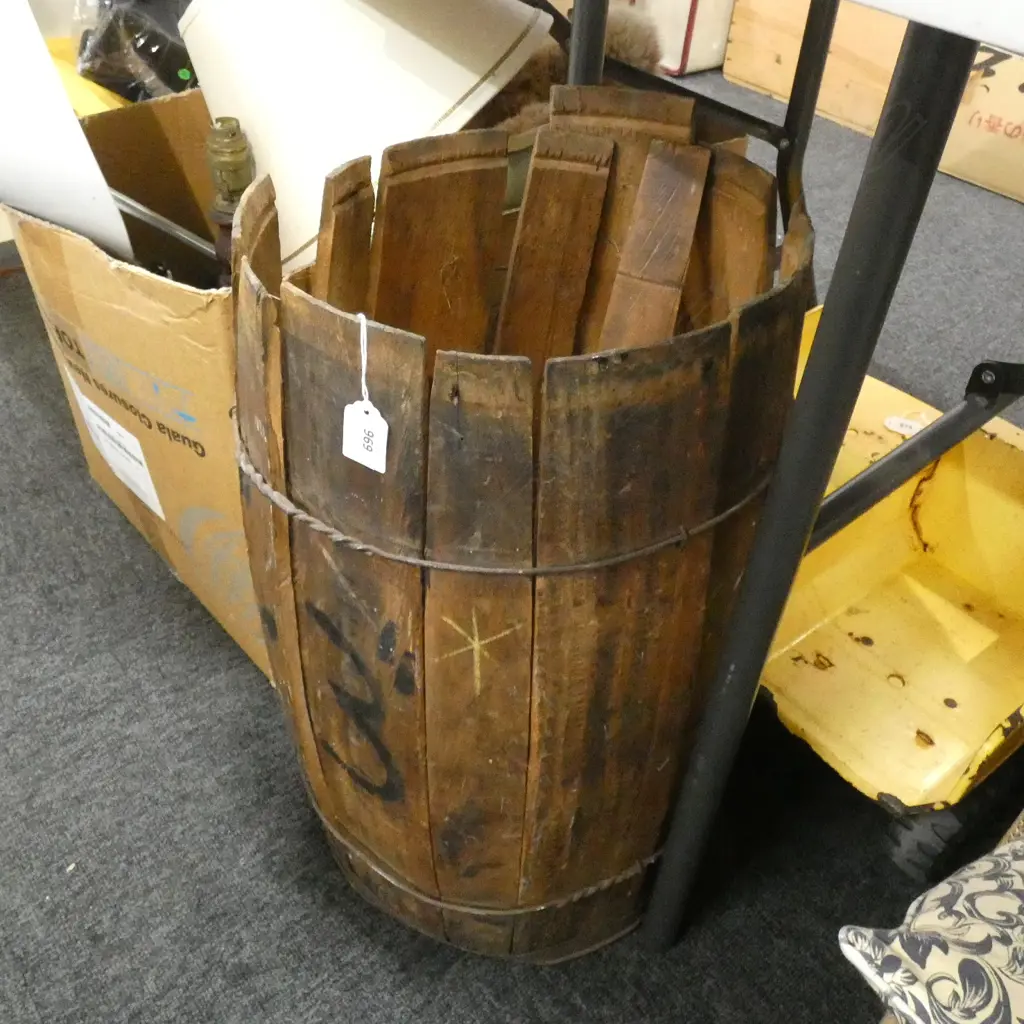 OLD BARREL IRON & WIRE STRAPS A.F H.530mm Image 1++