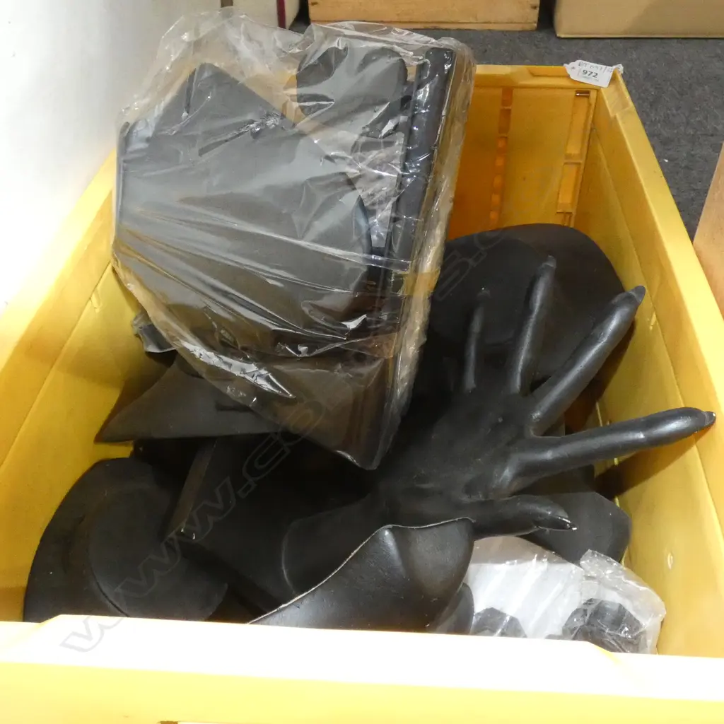 BOX LOT JEWELLERY STANDS; NECKS, HANDS, RINGS ETC Image 1++