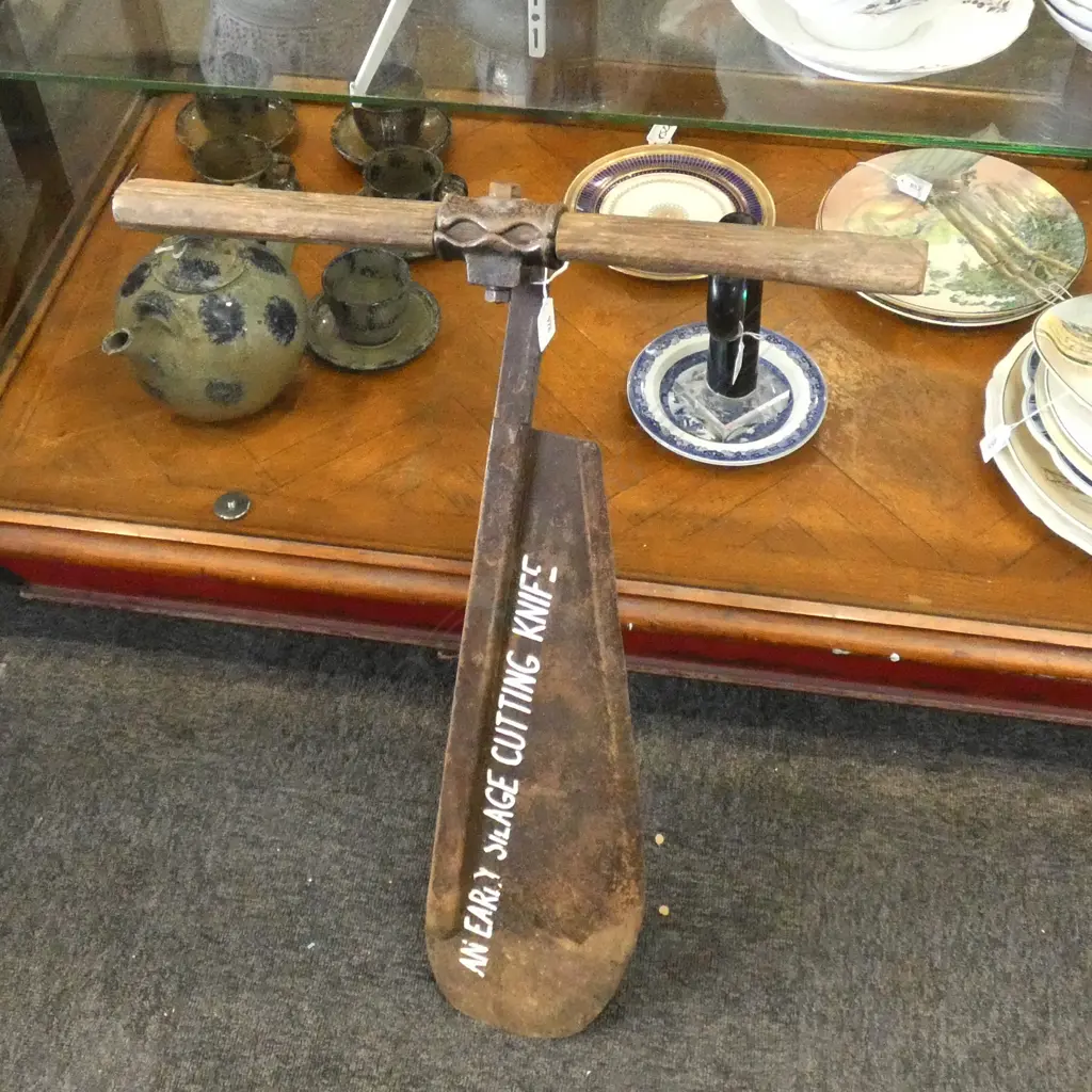 OLD SILAGE CUTTING KNIFE L.680mm Image 1++