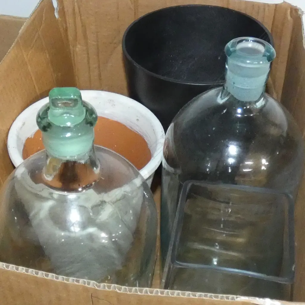 BOX GLASS BOTTLES VASE PLANTERS Image 1++