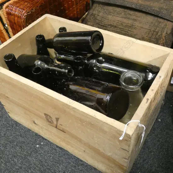 BOX OLD BOTTLES 