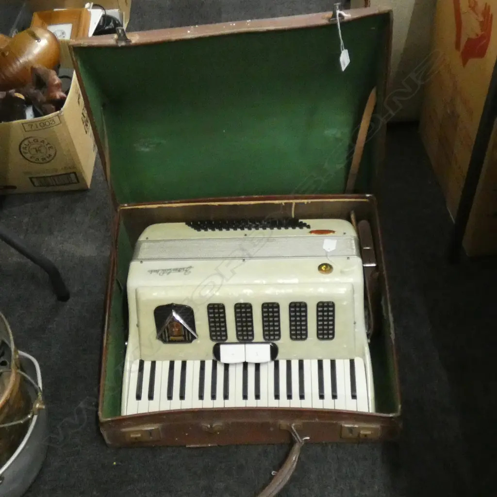 PIANO ACCORDIAN FRONTALINE GALATONE, CASED Image 1++