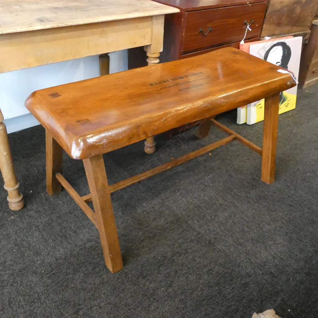 KAURI BENCH SEAT L 880MM KAURI GUM STORE RIVERHEAD  Image 1++
