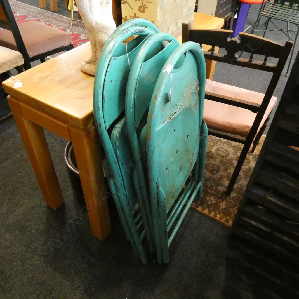 FOUR GREEN METAL FOLDING CHAIRS Image 1++