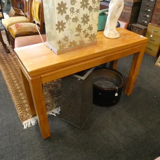 RIMU SOFA TABLE...