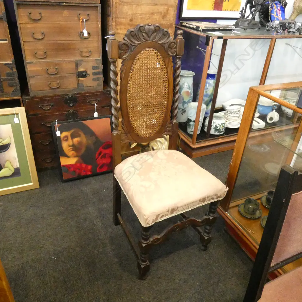 JACOBEAN STYLE CHAIR Image 1++