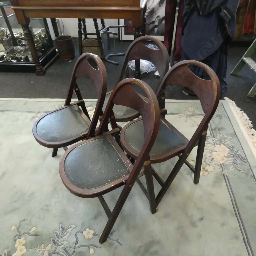 4 VINTAGE FOLDING CHAIRS... Image 1++