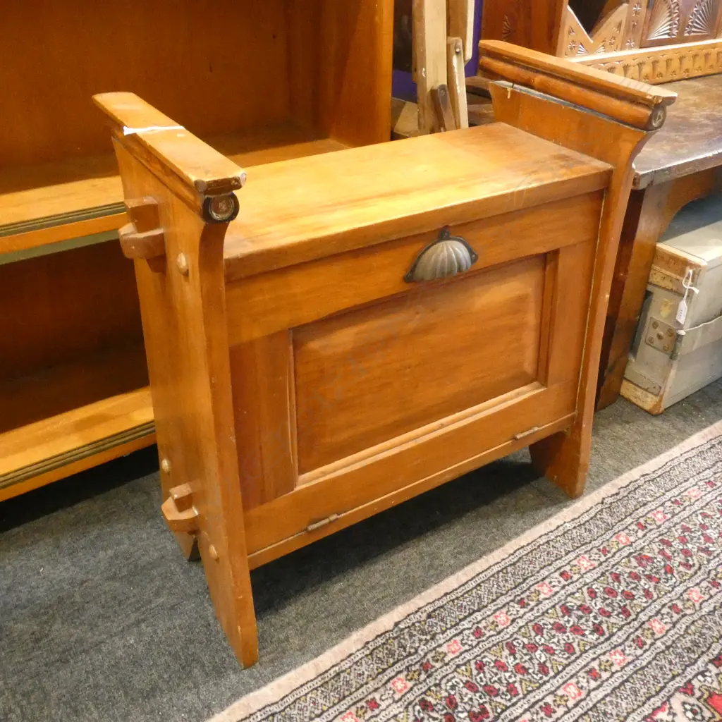 TIMBER STOOL w. PULL DOWN DRAWER W.580mm Image 1++