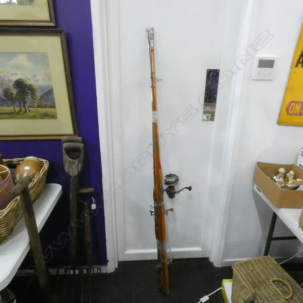PR VINTAGE CANE FISHING RODS & REELS; 1 EVEREST Image 1++