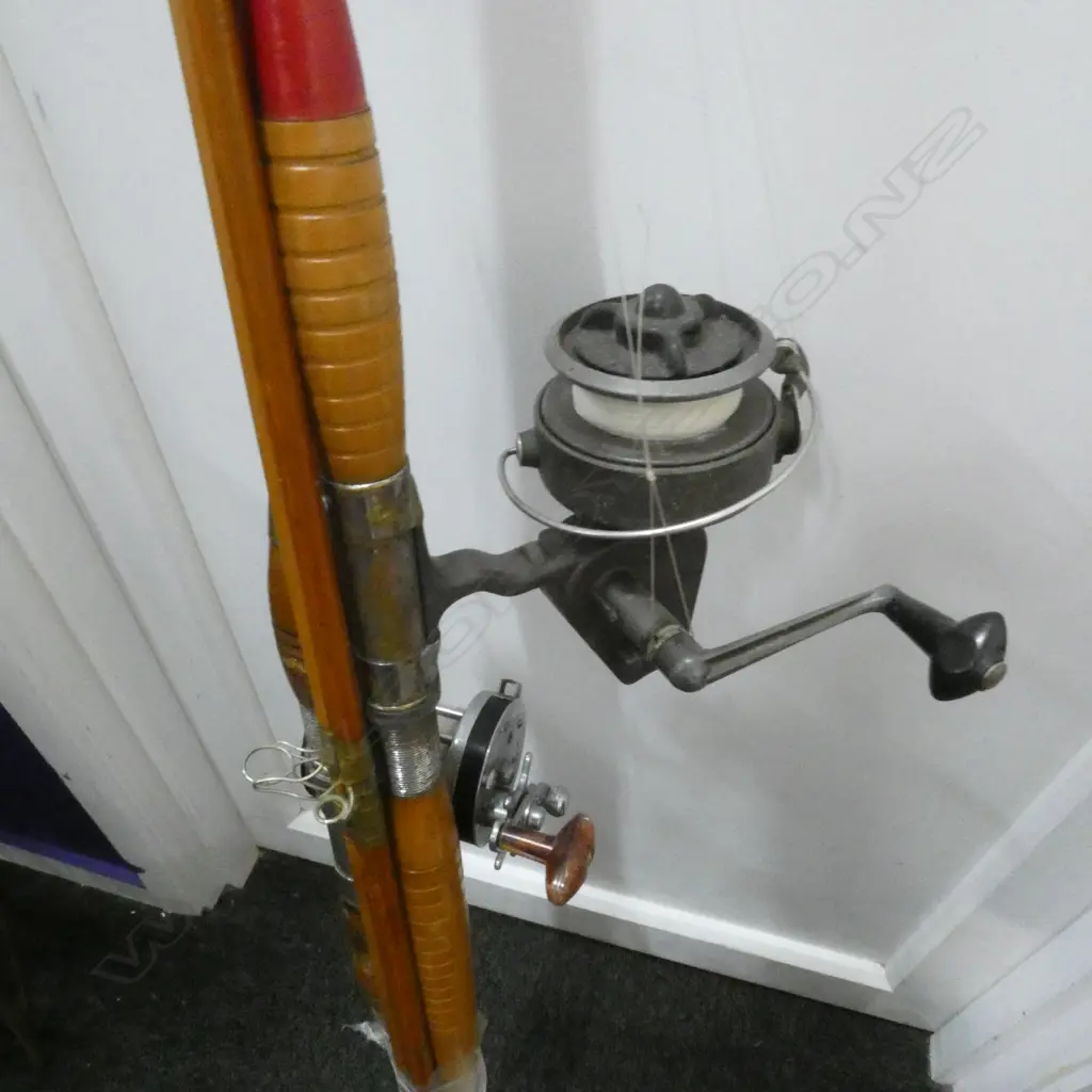 PR VINTAGE CANE FISHING RODS & REELS; 1 EVEREST Image 1++