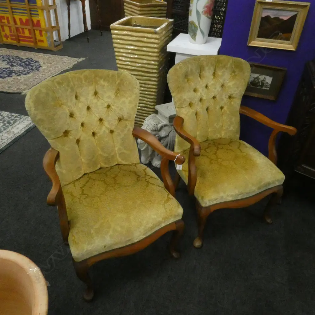 PR UPHOLSTERED ARMCHAIRS Image 1++
