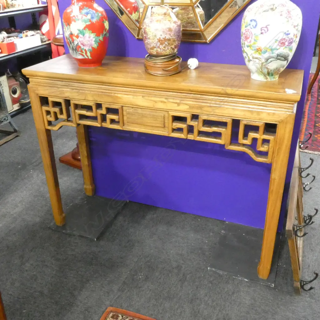 CHINESE ALTAR TABLE Image 1++