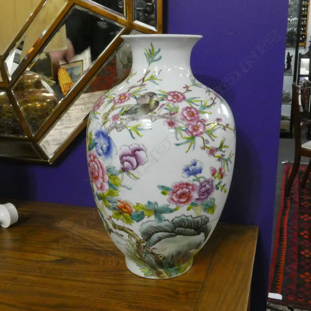 CHINESE FAMILLE ROSE PORCELAIN VASE H.330mm Image 1++