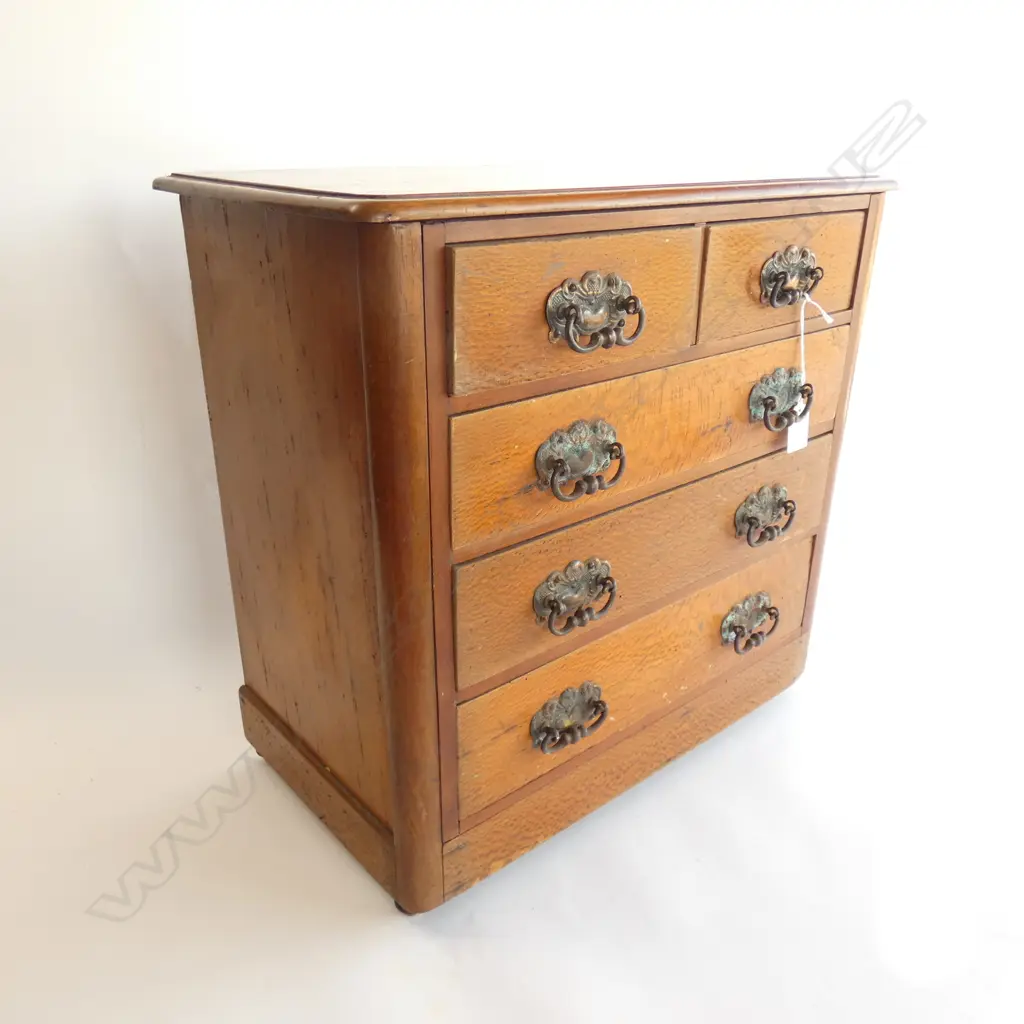 NZ COLONIAL APPRENTICE CHEST REWAREWA SOLID DRAWER... Image 1++
