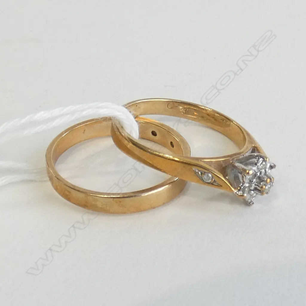 9CT GOLD & DIAMOND RING SET 3.5 GRAMS Image 1++