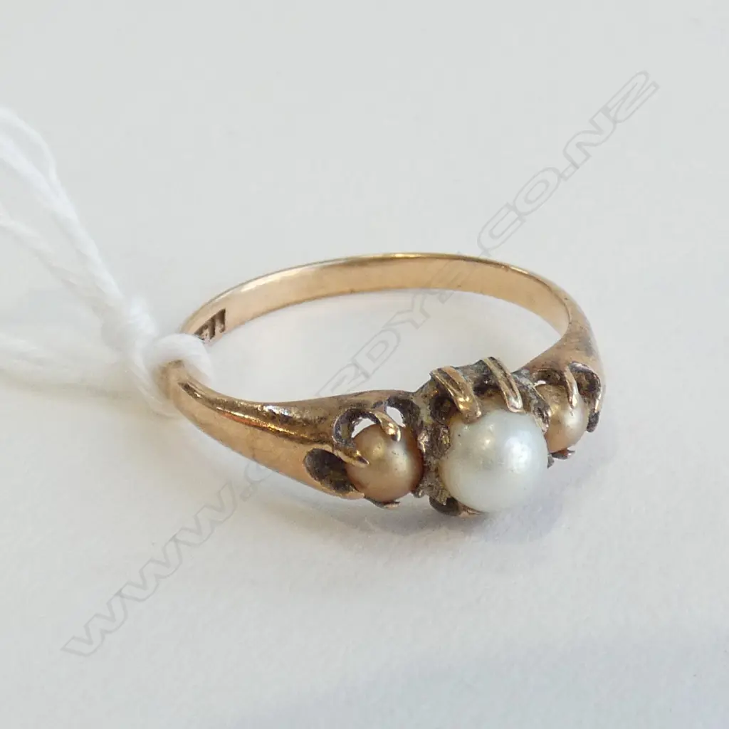 14CT GOLD AND PEARL RING 2.73gm SIZE Q Image 1++