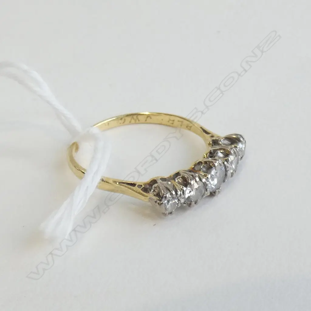 (17754) VINTAGE 18CT 5 STONE DIAMOND RING APPROX. 0.50CT TDW Image 1++
