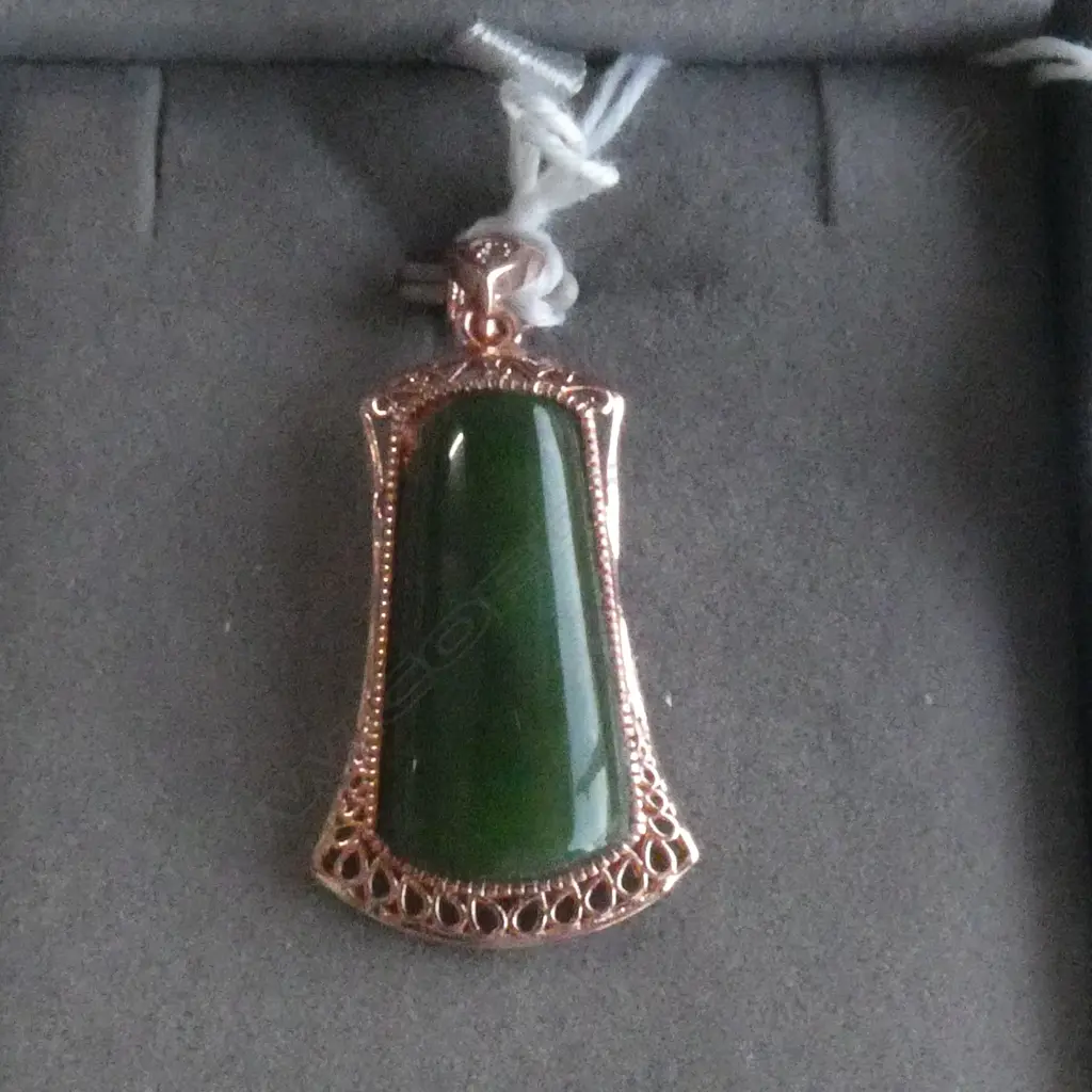 GREEN JADE PENDANT ROSE G/PLATED MOUNT Image 1++