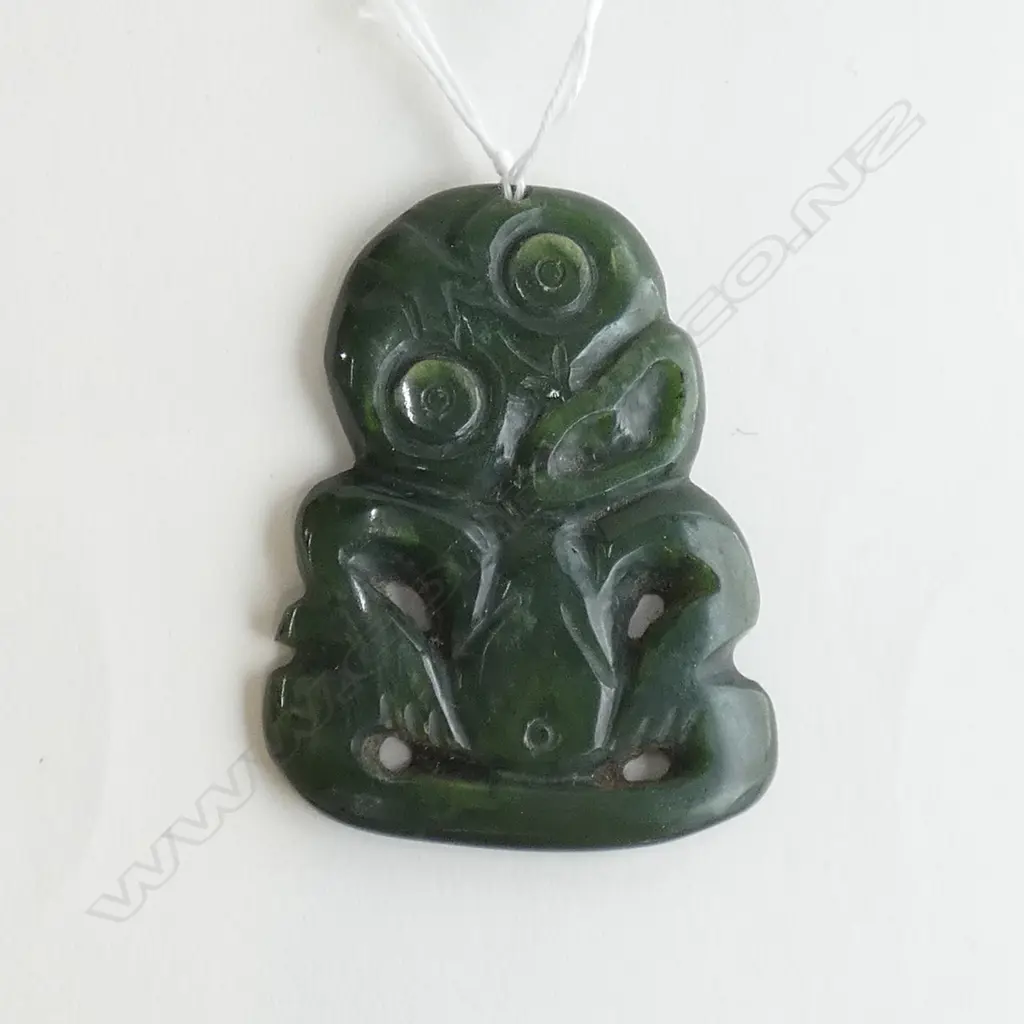 20THC POUNAMU MAORI CARVED HEI TIKI H.70mm Image 1++