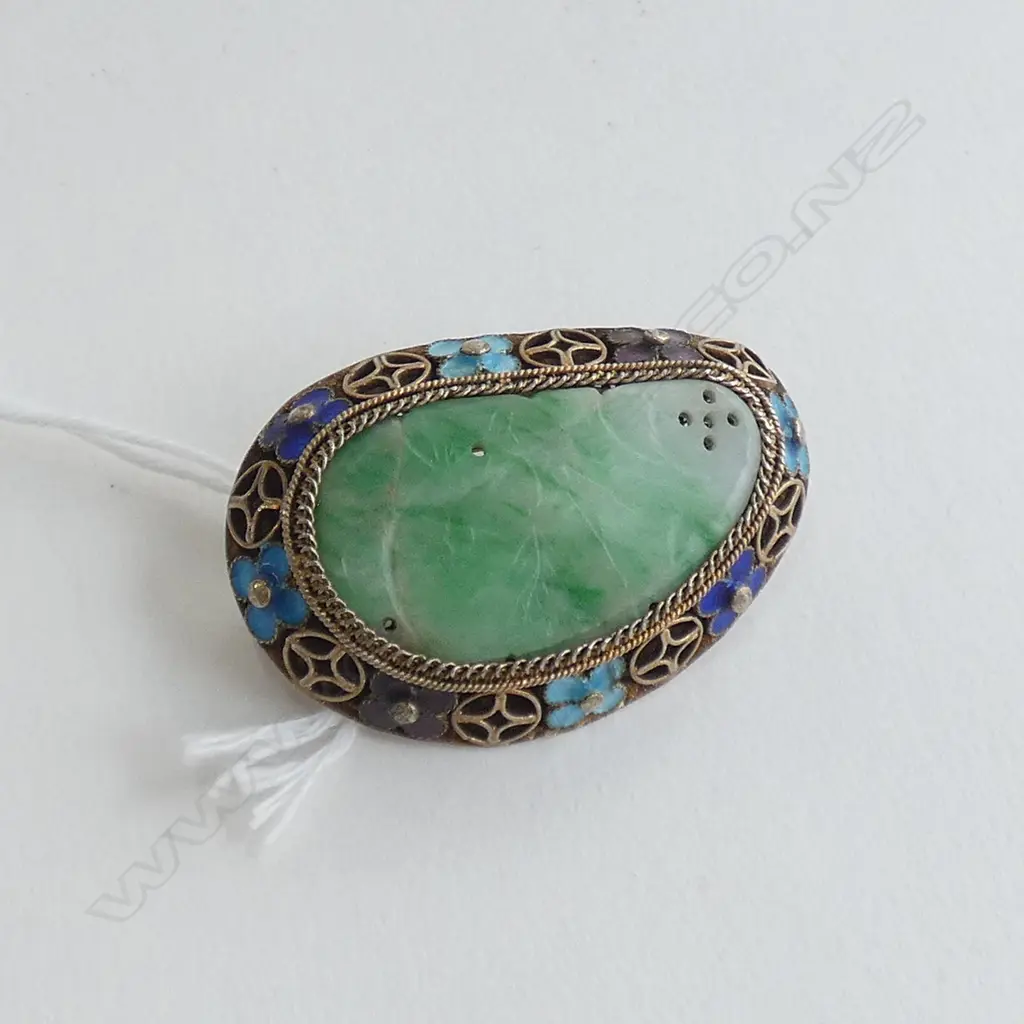 CHINESE SILVER GILT & JADE BROOCH Image 1++