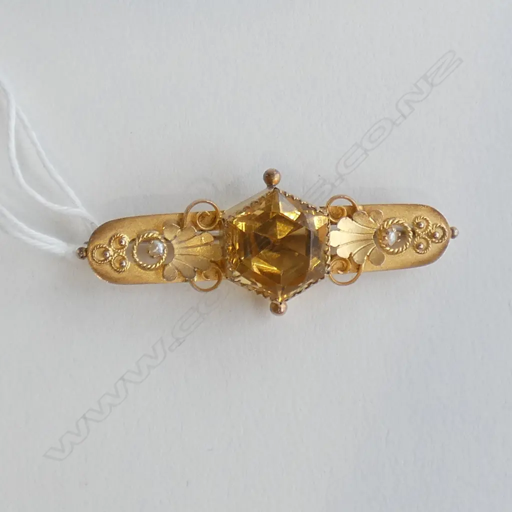 C1900 9CT & CITRINE? BROOCH V. DECORATIVE 4.6gms Image 1++