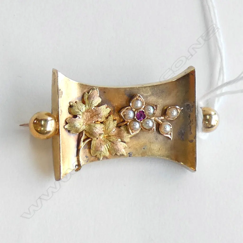 ANTIQUE GOLD & PEARL BROOCH FLORAL DESIGN 8.6gms Image 1++