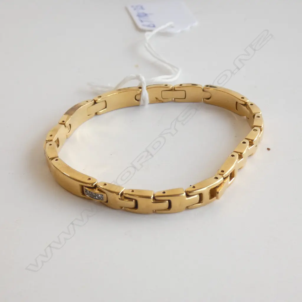 GOLD PLATED BRACELET WITH FAUX DIAMONDS Image 1++