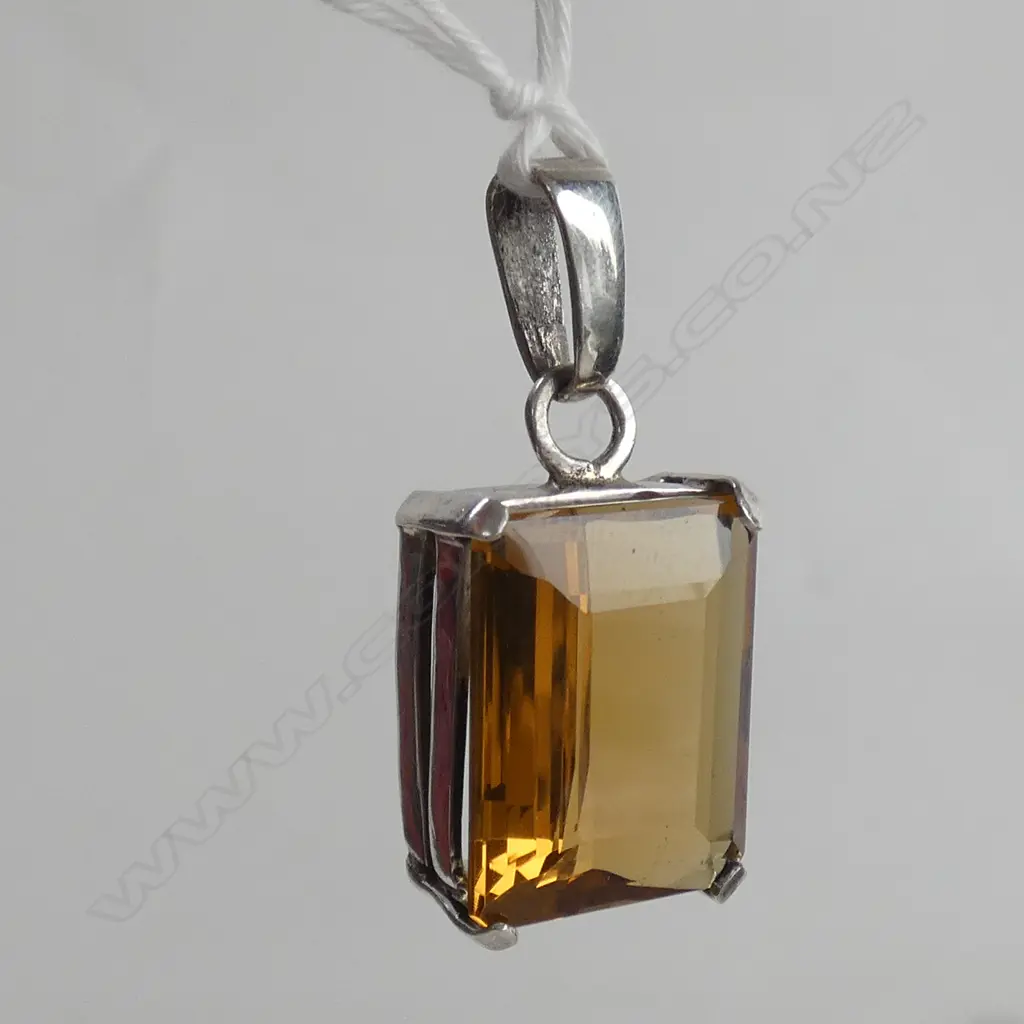 CITRINE SILVER MOUNTED PENDANT Image 1++