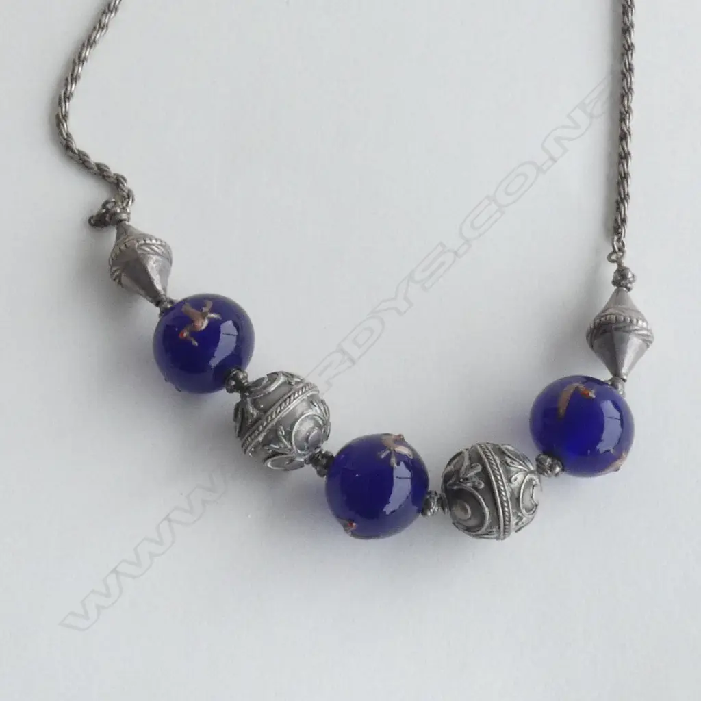 STG SILVER & BLUE GLASS BEAD NECKLACE Image 1++